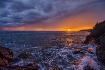 Fototapeta na wymiar Stormy seaside sunset