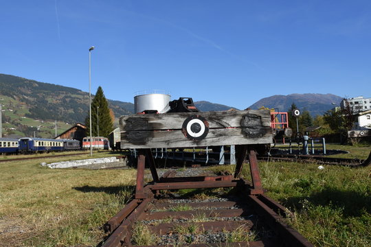 Gleis, Abstellgleis, Prellbock, Schienen, 1435 mm, Normalspur, Schwelle, Schwellen, Holz, Holzschwellen, Lienz, Bahnhof, Schiene, alt, verwittert, Museum