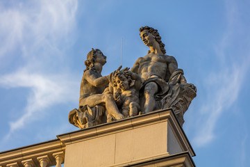 Fototapeta na wymiar Skulpturen in Berlin