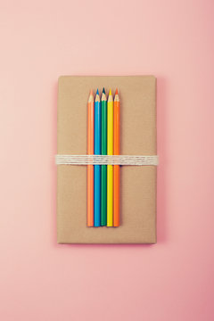 Gift package with colored pencils