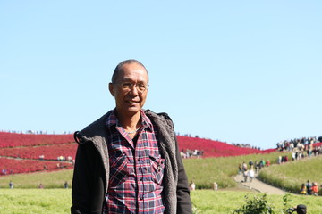 観光　シニア男性