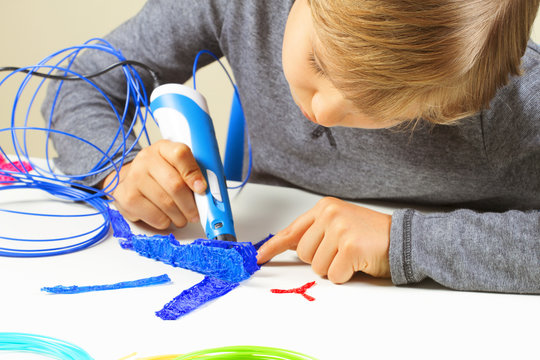 3D Pen Kids Images – Browse 143 Stock Photos, Vectors, and Video