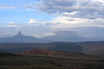 Fototapeta premium landscape and behind mount Roraima,Gran Sabana Venezuela