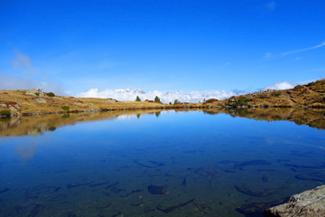 Naklejka premium Blauer Bergsee