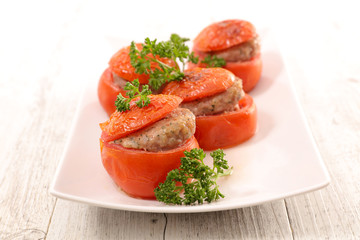 baked tomato stuffed with minced beef