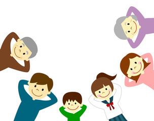 寝転ぶ三世代家族