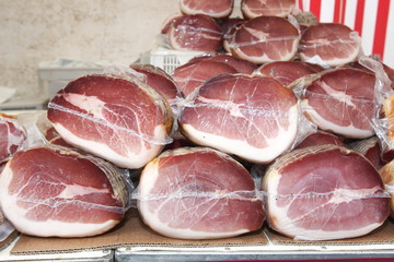 tranci di prosciutto in sottovuoto