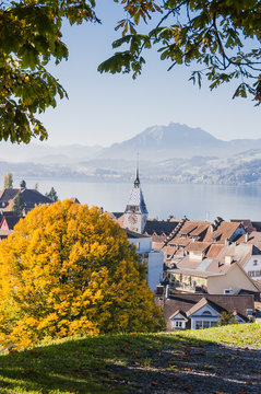 Stadt Zug, Zug, Stadt, Altstadt, Zytturm, Zugersee, Altstadth&auml;user, Guggi, Aussichtspunkt, Herbst, Herbstspaziergang, Berge, Alpen, Schweiz