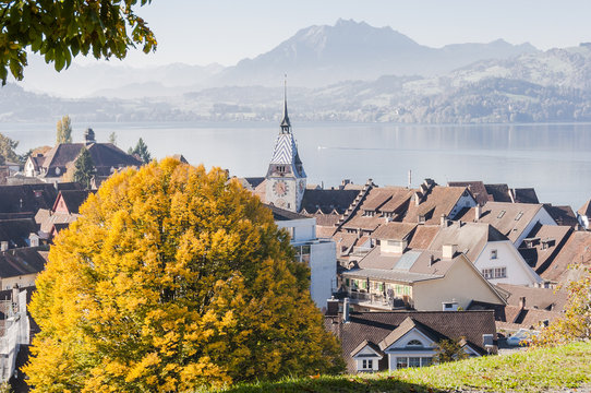 Stadt Zug, Zug, Stadt, Altstadt, Zytturm, Zugersee, Altstadth&auml;user, Seerundfahrt, Guggi, Rosengarten, Aussichtspunkt, Herbst, Schweiz