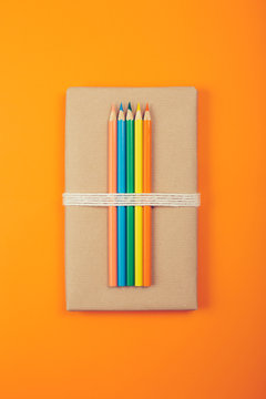 Gift package with colored pencils