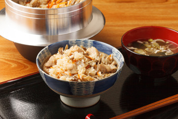 鶏ごぼうの炊き込みご飯