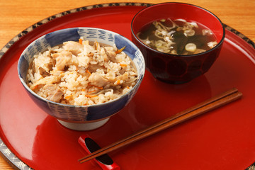 鶏ごぼうの炊き込みご飯