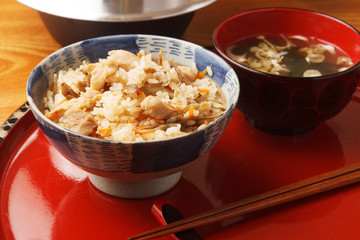 鶏ごぼうの炊き込みご飯