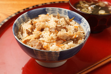 鶏ごぼうの炊き込みご飯