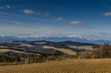 landschaft mit berge und himmel