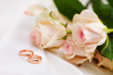 roses and rings