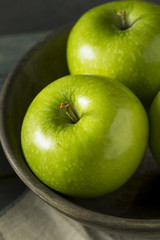 Raw Green Organic Granny Smith Apples