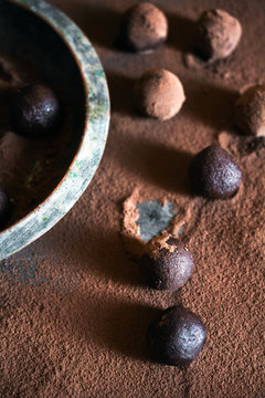 Food: gingerbread cocoa truffles