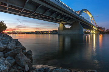 Naklejka premium Autumn sunset at apollo bridge over Danube, Bratislava, Slovakia