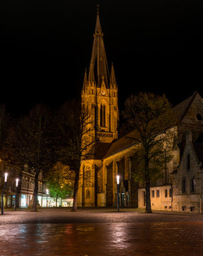 Kirche bei Nacht
