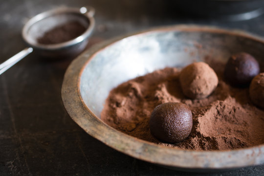 Food: gingerbread cocoa truffles