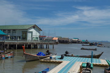 Fototapeta na wymiar Fischerdorf Koh Panyee in der Phang Nga Bay
