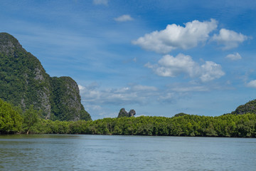 Fototapeta na wymiar Islands in Phang Nga Bay