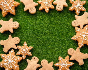 Christmas food. Gingerbread man cookies in Christmas setting. Xmas dessert