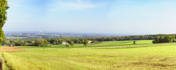 Blick vom Lauerzberg im Billiger Wald nach Euskirchen, über die Erftniederung bis zum Siebengebirge