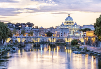 Fototapeta na wymiar St Peter's basilica in Rome