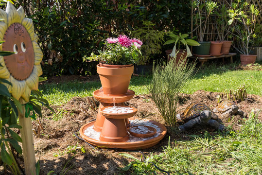 Springbrunnen aus Tont&ouml;pfen