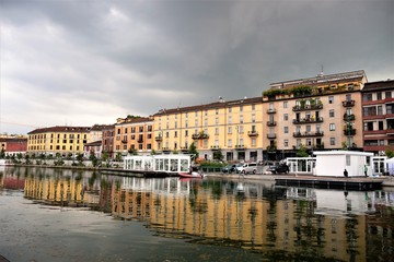 Obraz premium Along the canal