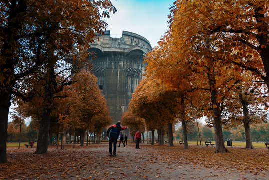 Bocciaspieler mit Flakturm