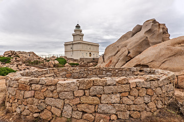 Leuchtturm Capo Testa Brunnen Granitfelsen