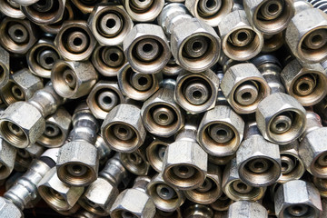 Metal hydraulic fittings