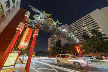Night view of the dragon entrance gate