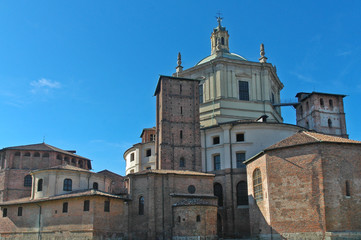 Milano, la Basilica di  San Lorenzo Maggiore