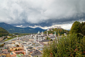 Gewitterwolken über Salzburg