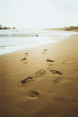 Fussspuren im Sand