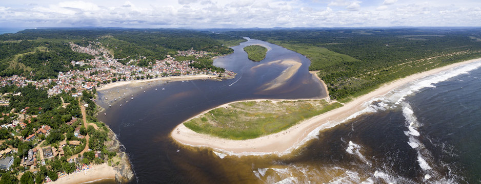 Vista a&eacute;rea de Itacar&eacute;, Bahia, Brasil