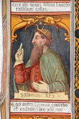 Re Salomone; affresco nell'arco santo della chiesa di San Vigilio a Pinzolo