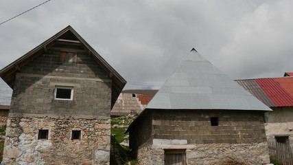 Fototapeta na wymiar Lukomir villaggio di pastori in Bosnia Herzegovina