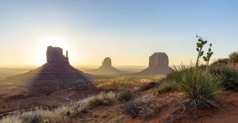 Foto auf Alu-Dibond Sunrise at Monument Valley, Panorama of the Mitten Buttes - seen from the visitor center at the Navajo Tribal Park - Arizona and Utah, USA © Simon Dannhauer