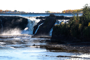 Chute L&eacute;vis