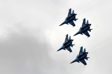 Fighters in the sky, the flight of the aircraft, a beautiful Airshow
