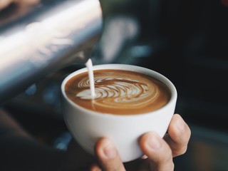 how to make a coffee latte art.