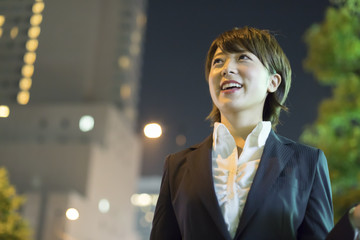 帰宅中のビジネスウーマン