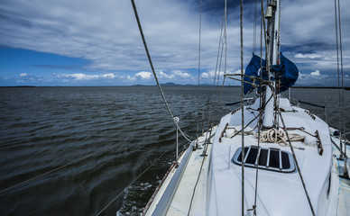 Fototapeta na wymiar Sailing on the ocean
