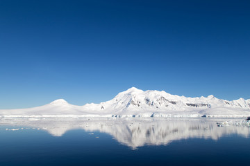Fototapeta na wymiar Antarctic Landscape.