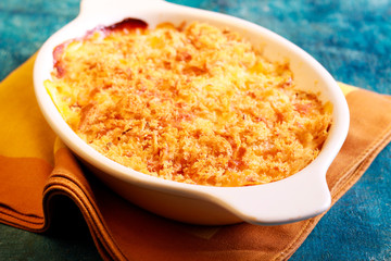 Cauliflower creamy gratin in a tin